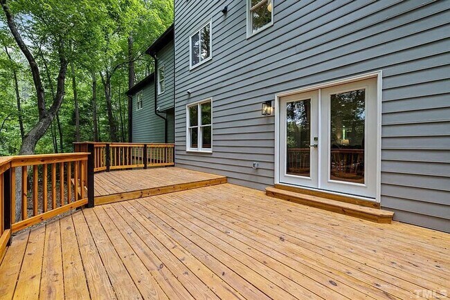Building Photo - Room in 5 Bedroom Home at Parktree Cir
