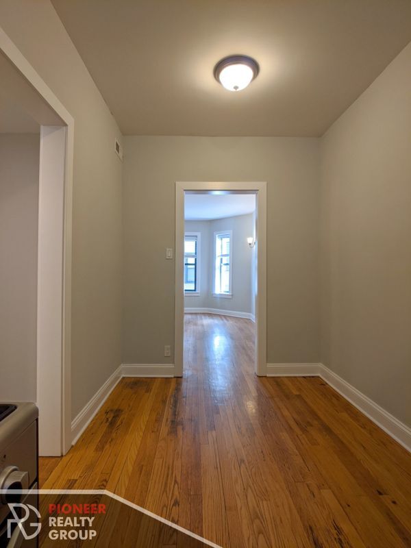Building Photo - 4034 N Ashland Ave