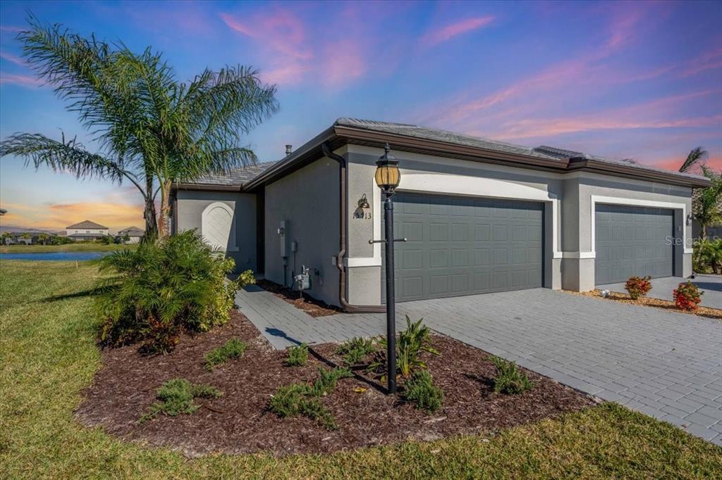 Foto principal - 15713 Sunny Day Dr