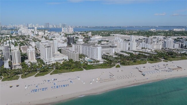 Foto del edificio - 100 Lincoln Rd