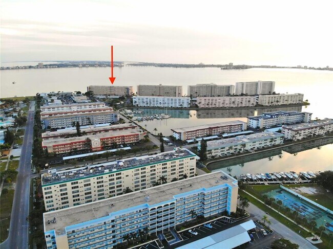 Foto del edificio - 5900 Shore Blvd S