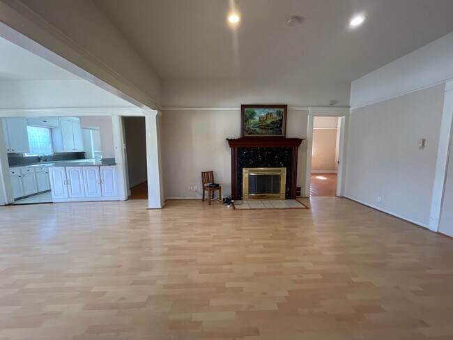 Foto del edificio - 1402 Alhambra Rd