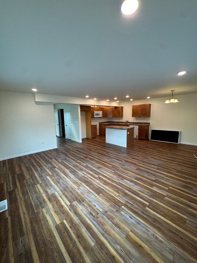 Foto del edificio - 8111 Northwind Ave