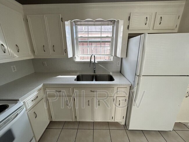 Foto del edificio - 2205 N Erica St