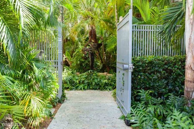 Building Photo - 2 br, 2 bath Condo - 730 10th Street