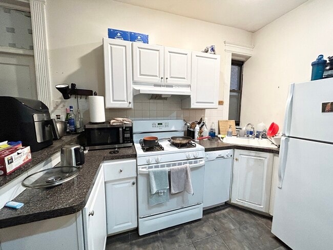 Building Photo - 39 Hemenway St