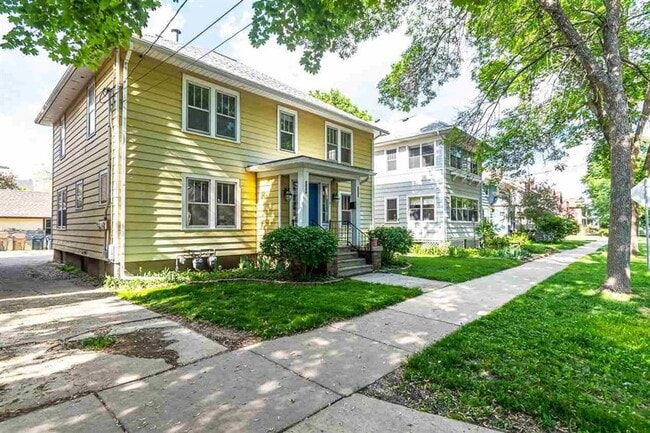 Building Photo - 2546-2548 Kendall Avenue