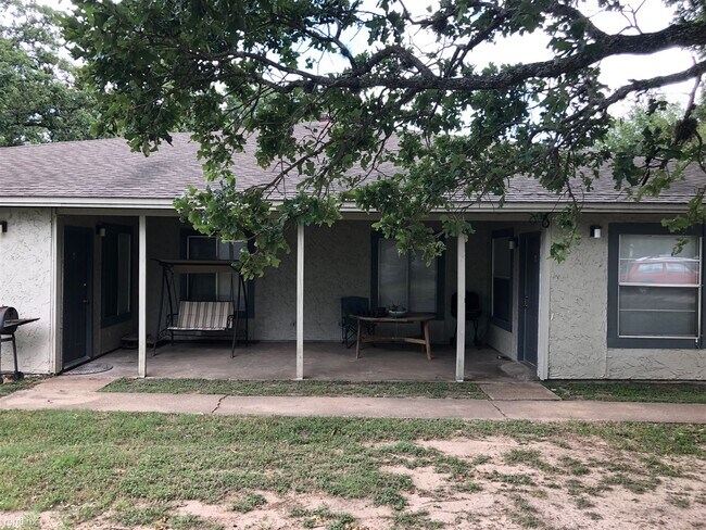 Building Photo - 2 br, 2 bath 4plex - 3200 Cougar Trl A