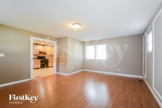 Foto del edificio - 385 Humes Ln