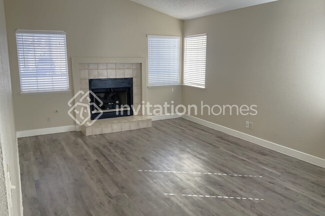Building Photo - 5781 Yerington Ave