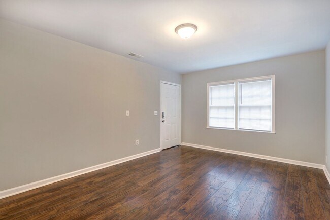 Foto del edificio - 1724 E 39th St