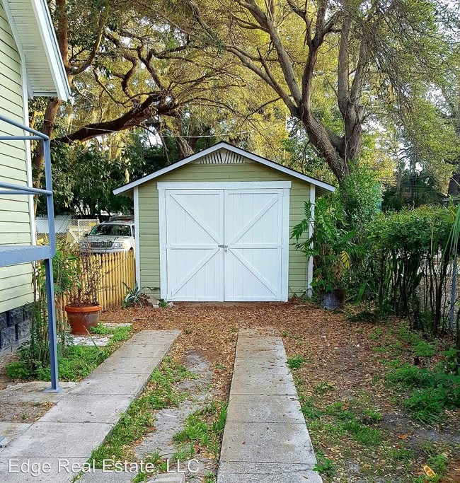 Building Photo - 920 9th Ave S