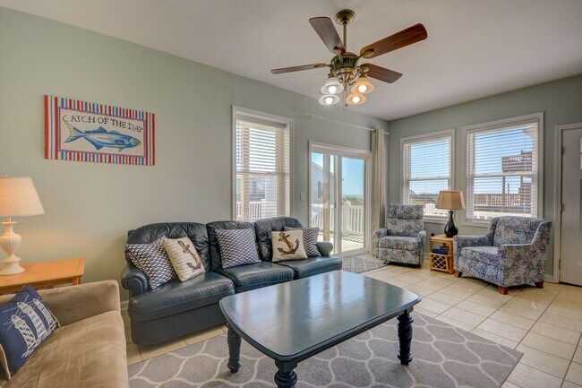 Foto del edificio - *Pet Friendly* 4 Bedroom Ocean Front Duplex Available October 1st, 2026 through March 31st 2027- ...