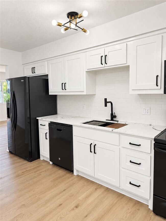 Foto del edificio - 1325 W Price Ln