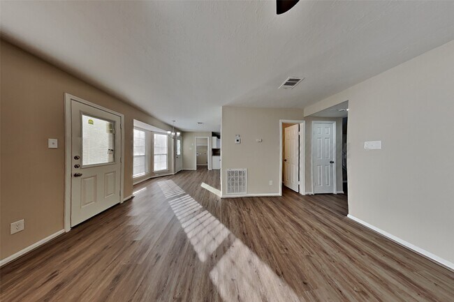 Foto del edificio - 16923 Poplar Hill St