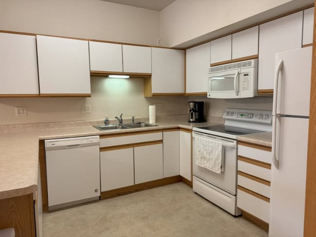 Building Photo - 2888 Coral Ct