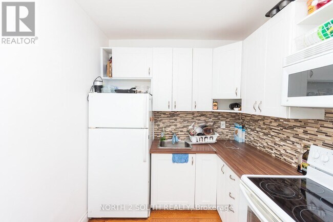 Photo du bâtiment - 1257 King St W