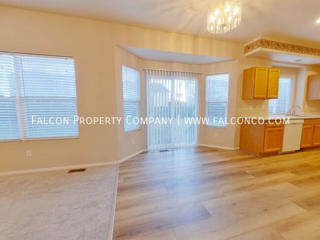 Foto del edificio - 3260 Waverly Ln