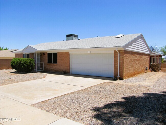 Building Photo - 265 Duchess Dr