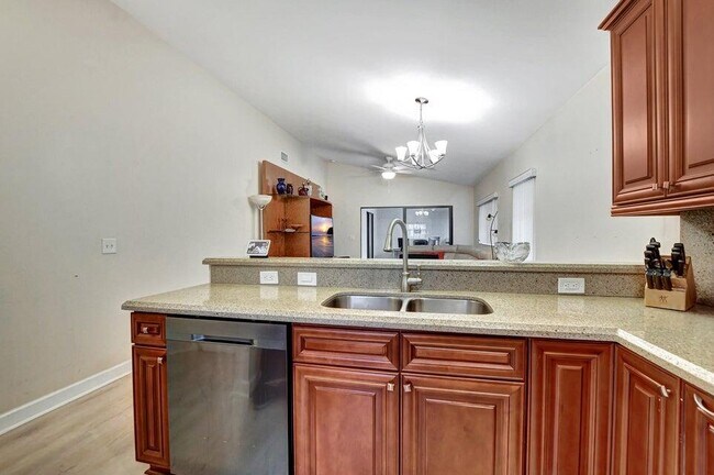 Foto del edificio - 8046 Summerview Terrace