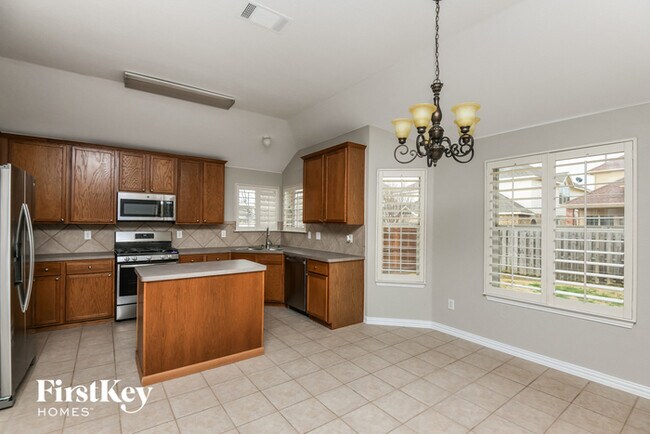 Foto del edificio - 5500 Milford Dr