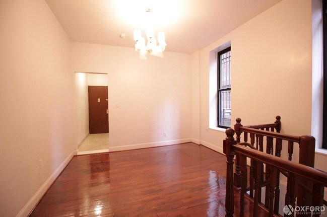 Building Photo - 368 W 52nd St