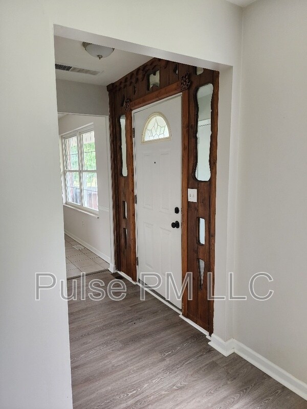 Building Photo - 314 St Jude Cir