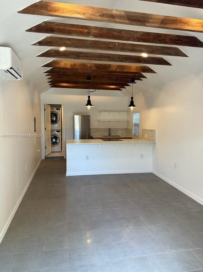 Foto del edificio - 3113 SW 14th St