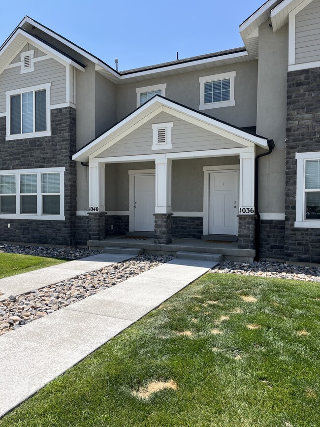 Building Photo - 1040 S 1200 W