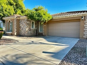 Building Photo - 2303 E Dogwood Dr