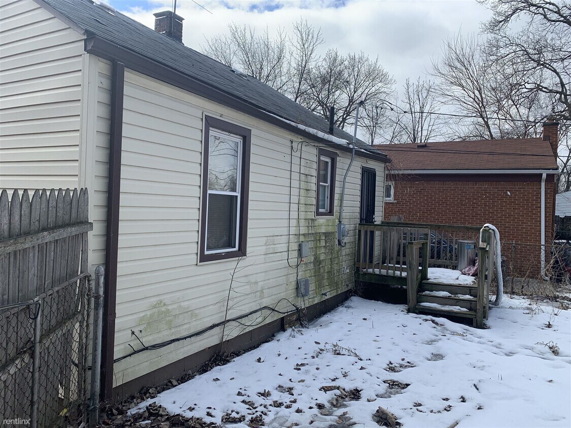 Building Photo - 2 br, 1 bath House - 29674 Oakwood St