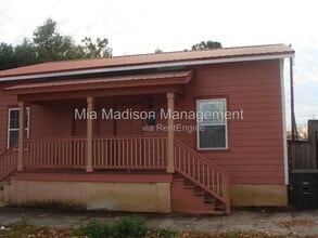 Building Photo - 319 W 31st St