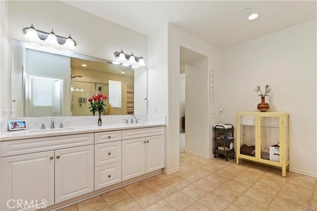 Building Photo - 2772 E Kennedy Privado