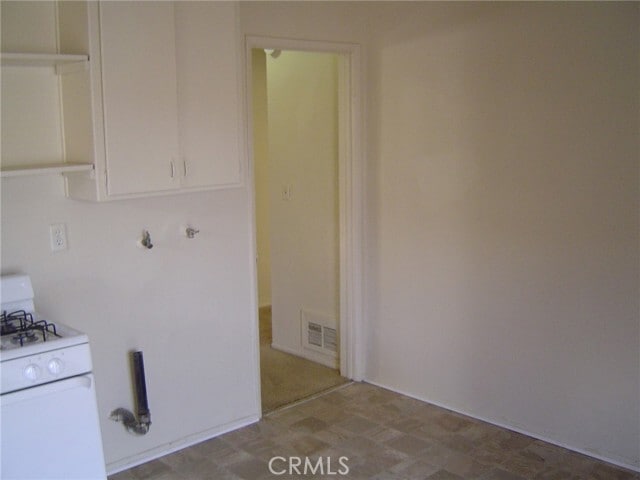 Building Photo - 5054 Hill