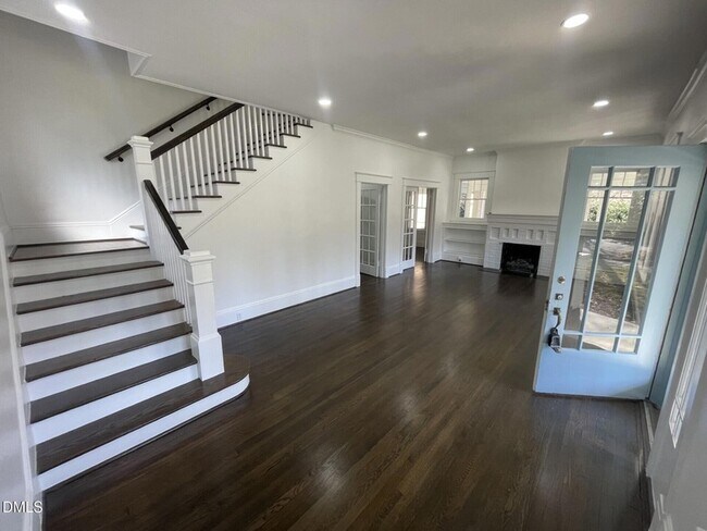 Foto del edificio - 313 Calvin Rd