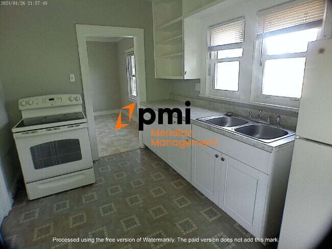 Foto del edificio - 1204 E 8th St