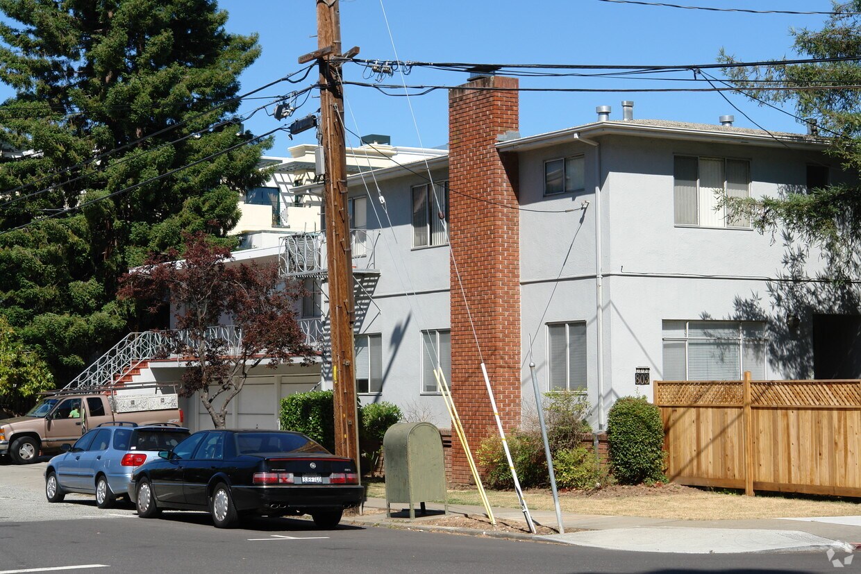 Foto del edificio - 803 Laurel Ave