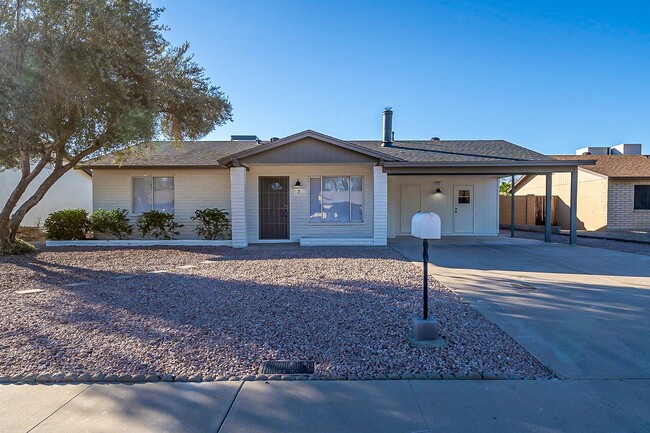 Foto del edificio - Charming Tempe home with a pool!