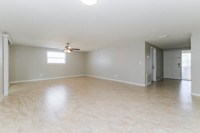 Foto del edificio - 516 Firefly Ln