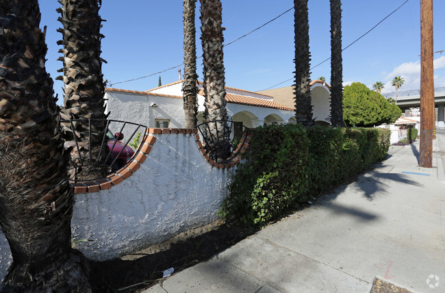 Foto del edificio - The Cajon Palms