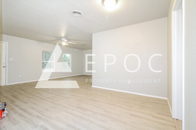 Building Photo - 1120 SW 43rd St
