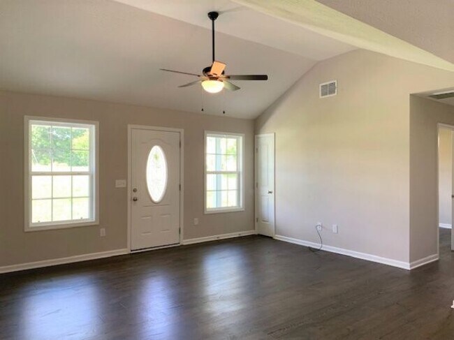 Building Photo - 76 Larkspur Ct