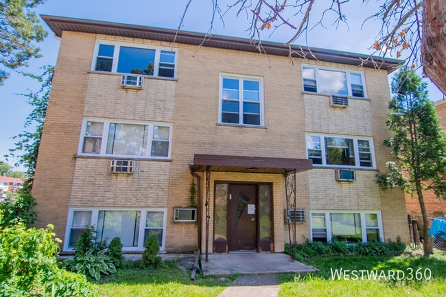 Building Photo - 9654 Golf Terrace