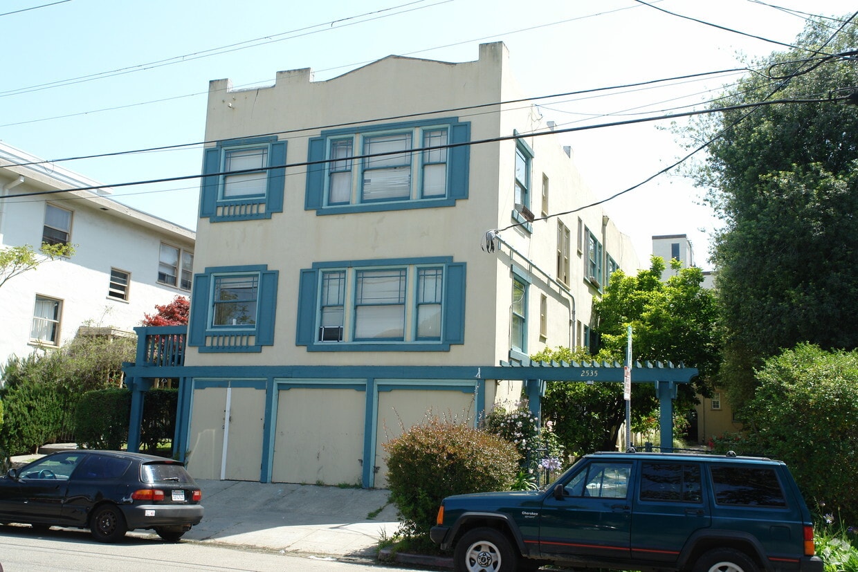 Primary Photo - 2535 Regent St