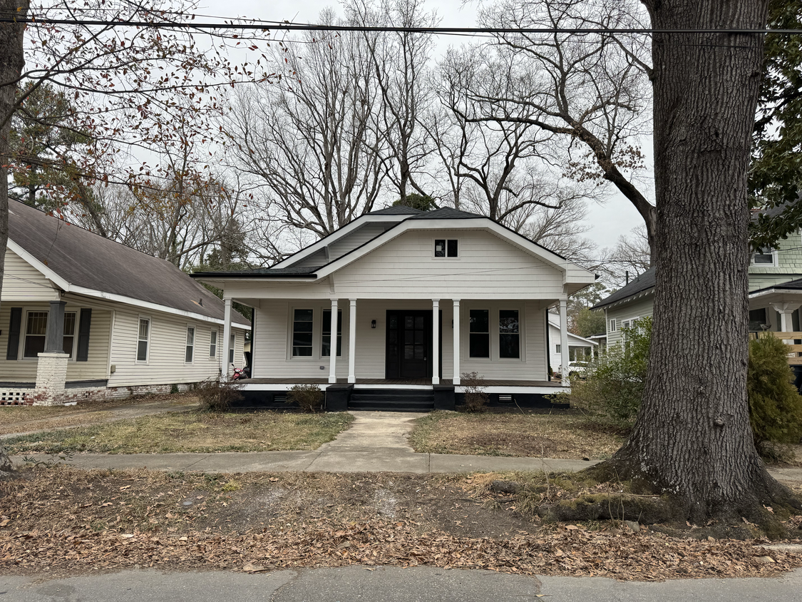 Primary Photo - 1309 E Walnut St