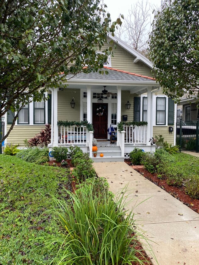 Primary Photo - 5864 Colbert St