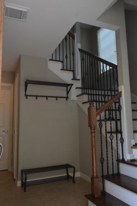Entry landing - 5811 Washington Ave