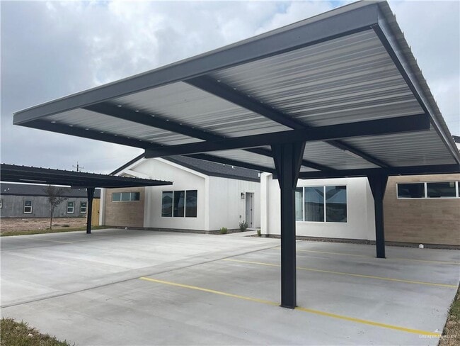 Building Photo - 28 Sparrow Rd