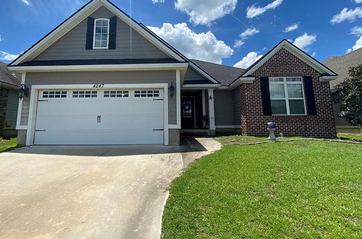 4247 Shadow Garden Dr, Hahira, GA 31632 House Rental in Hahira, GA