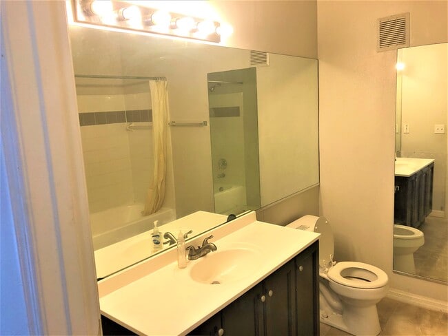 Building Photo - 5618 Pinnacle Heights Cir
